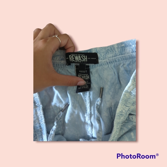 Blue and White Pattern Shorts - Picture 3 of 3